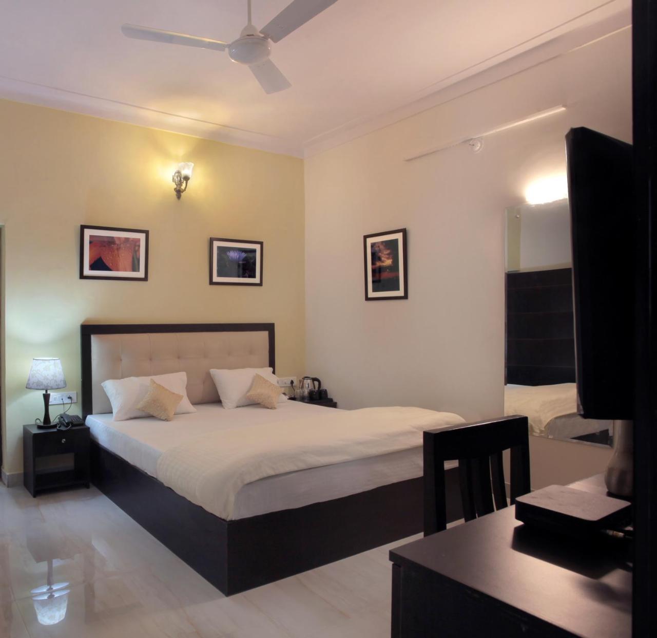 Mimosa Udaipur Bed & Breakfast Exterior photo